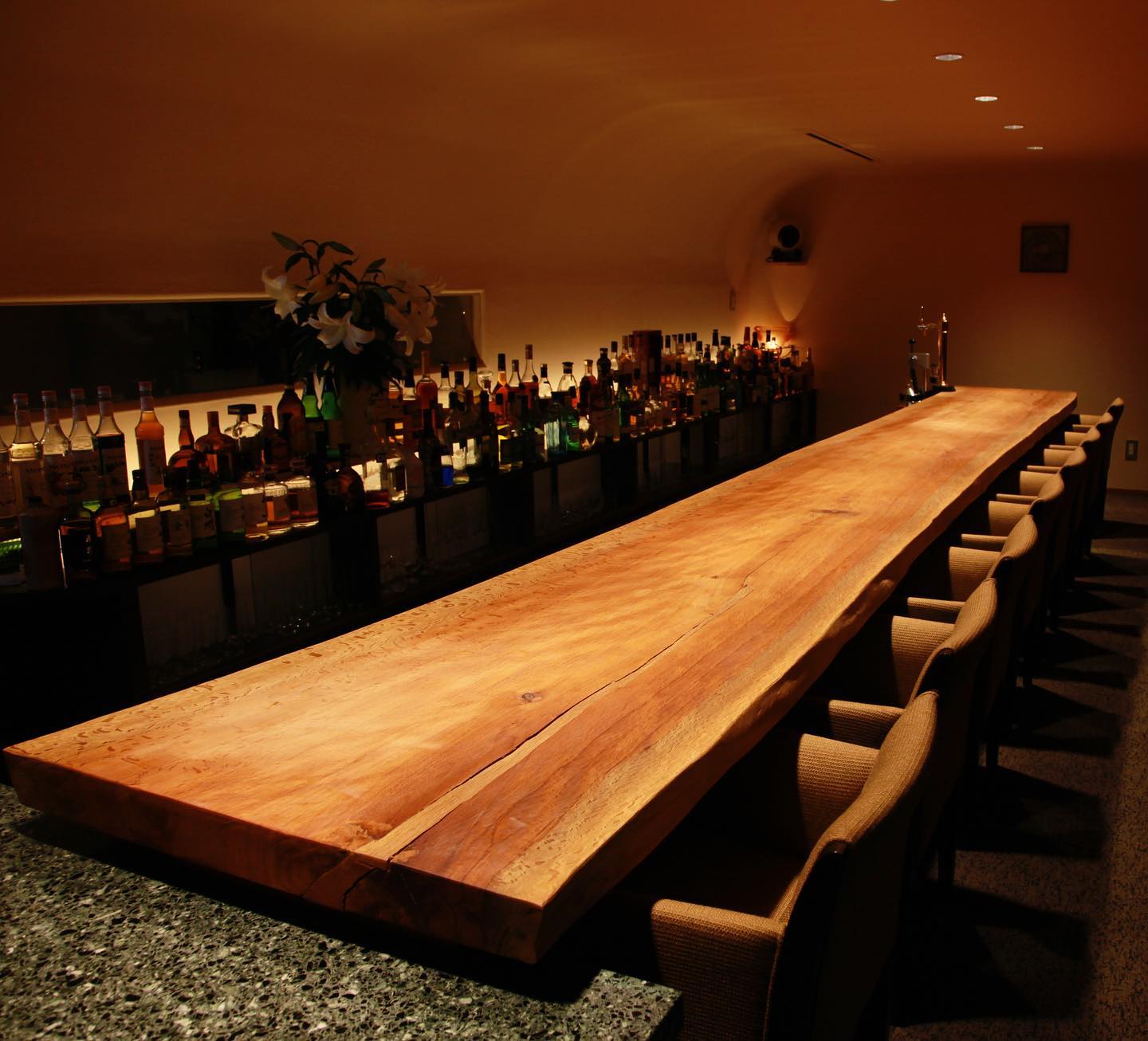 バーカウンター/赤樫〈宮崎県産〉